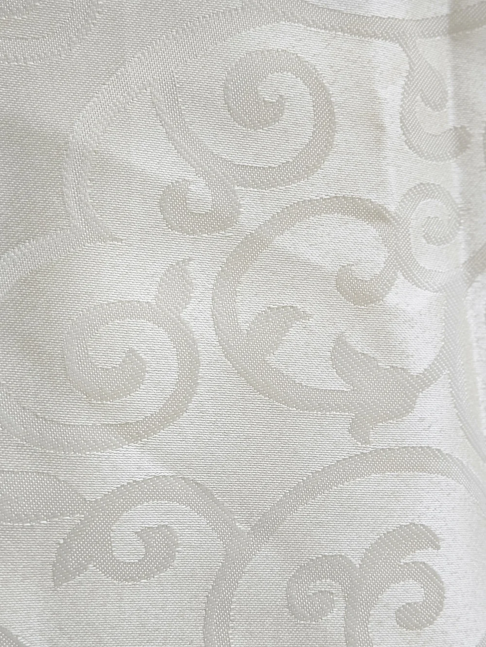 Elegant Cream Shimmer Holiday Cottagecore Jacquard Damask Tablecloth for Dining